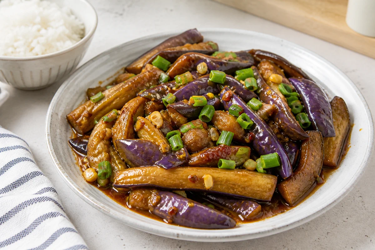 Garlic eggplant stir-fry with green onion and rice